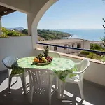 Appartement In Mit Terrasse Und Garten By Interhome *