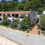 Apartmán In Mit Terrasse Und Garten By Interhome