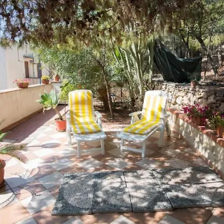 Daire In Mit Terrasse Und Garten By Interhome Sciacca